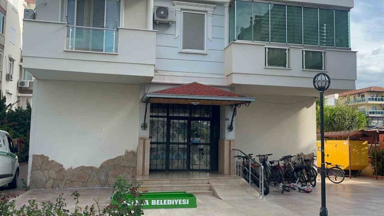 Alanya’da yabancı uyruklu yaşlı adam evinde ölü bulundu