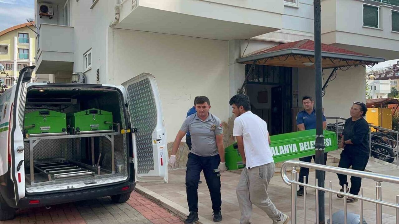Alanya’da yabancı uyruklu yaşlı adam evinde ölü bulundu Alanya’da yabancı uyruklu yaşlı adam evinde ölü bulundu
