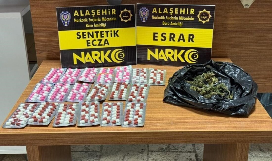Manisa’nın Alaşehir ilçesinde polis ekiplerince düzenlenen uyuşturucu operasyonunda gözaltına alınan