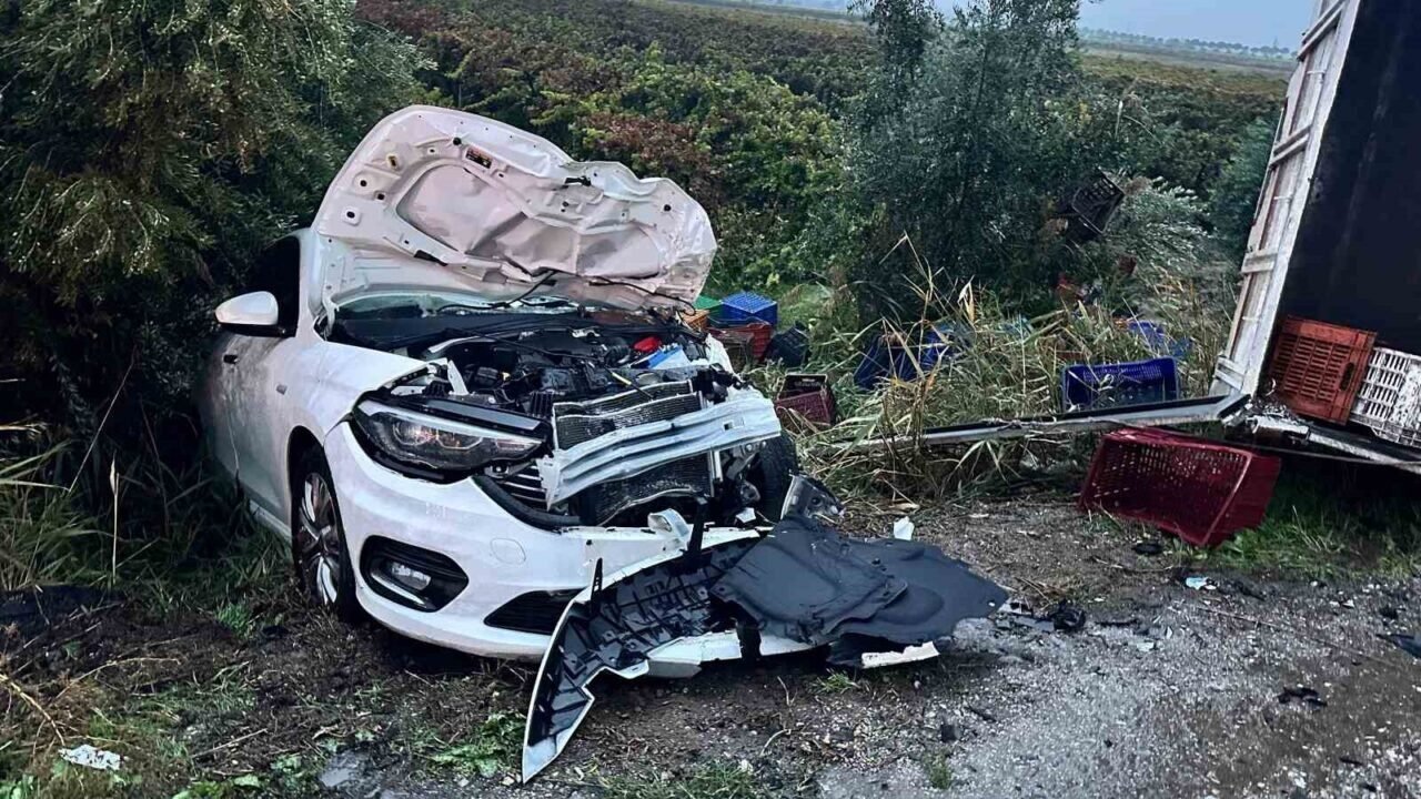 Alaşehir’de kontrolden çıkan kamyonet dehşet saçtı: 2 ölü 3 yaralı