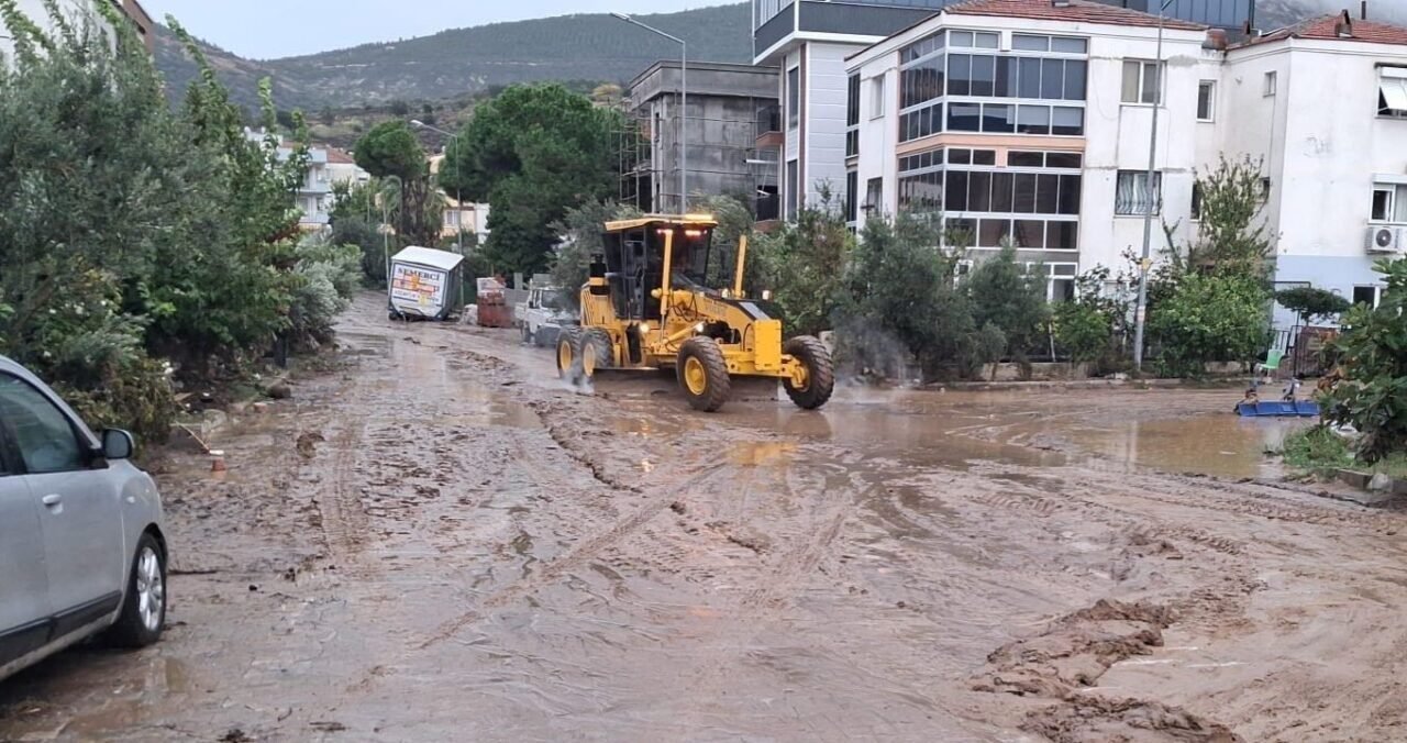 Aliağa Belediyesinden sel bölgesine destek Aliağa Belediyesinden sel bölgesine destek