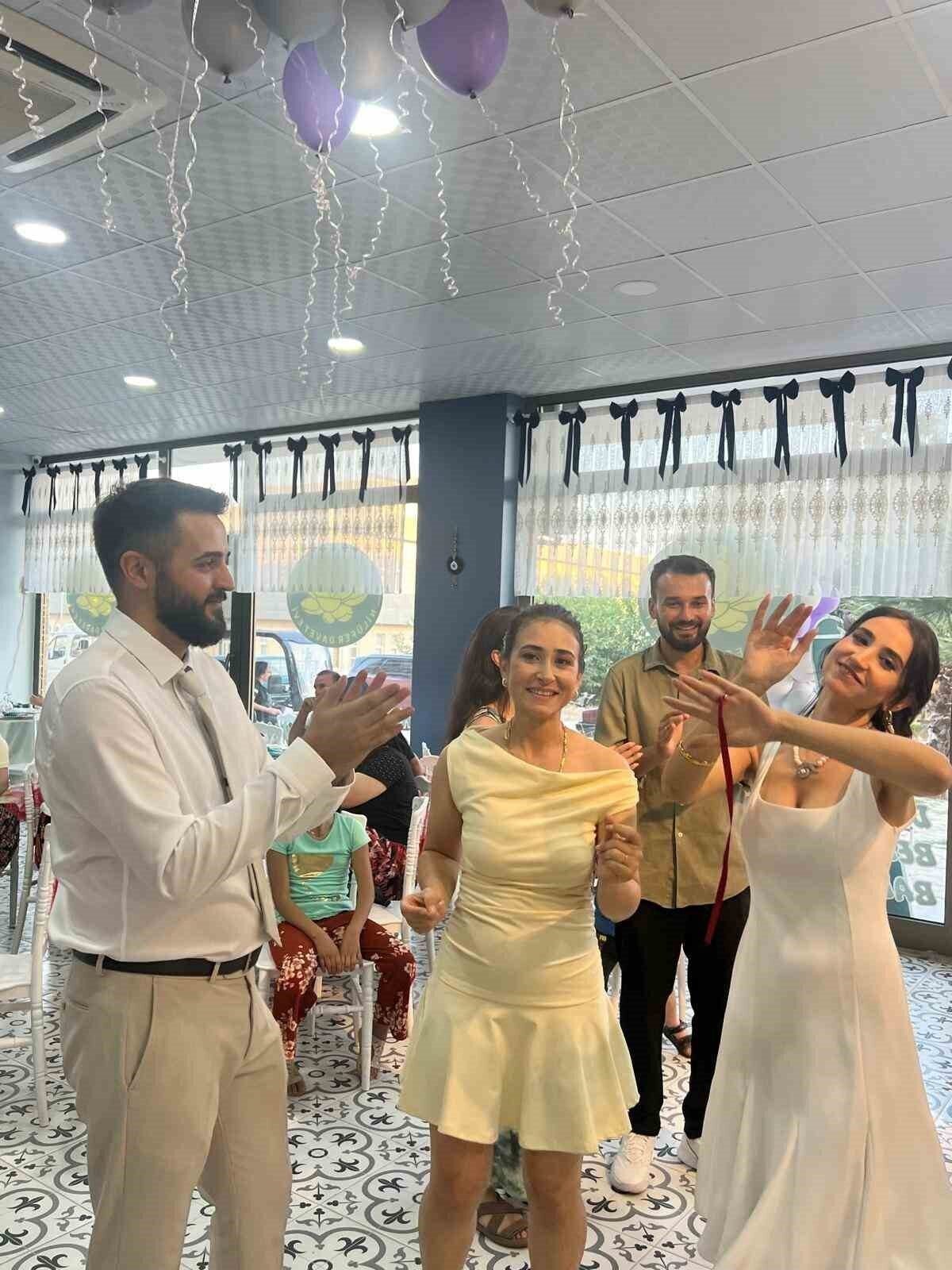 Anne kız el ele verdi, Köşk’teki tüm kadınların sorunlarına çözüm üretti