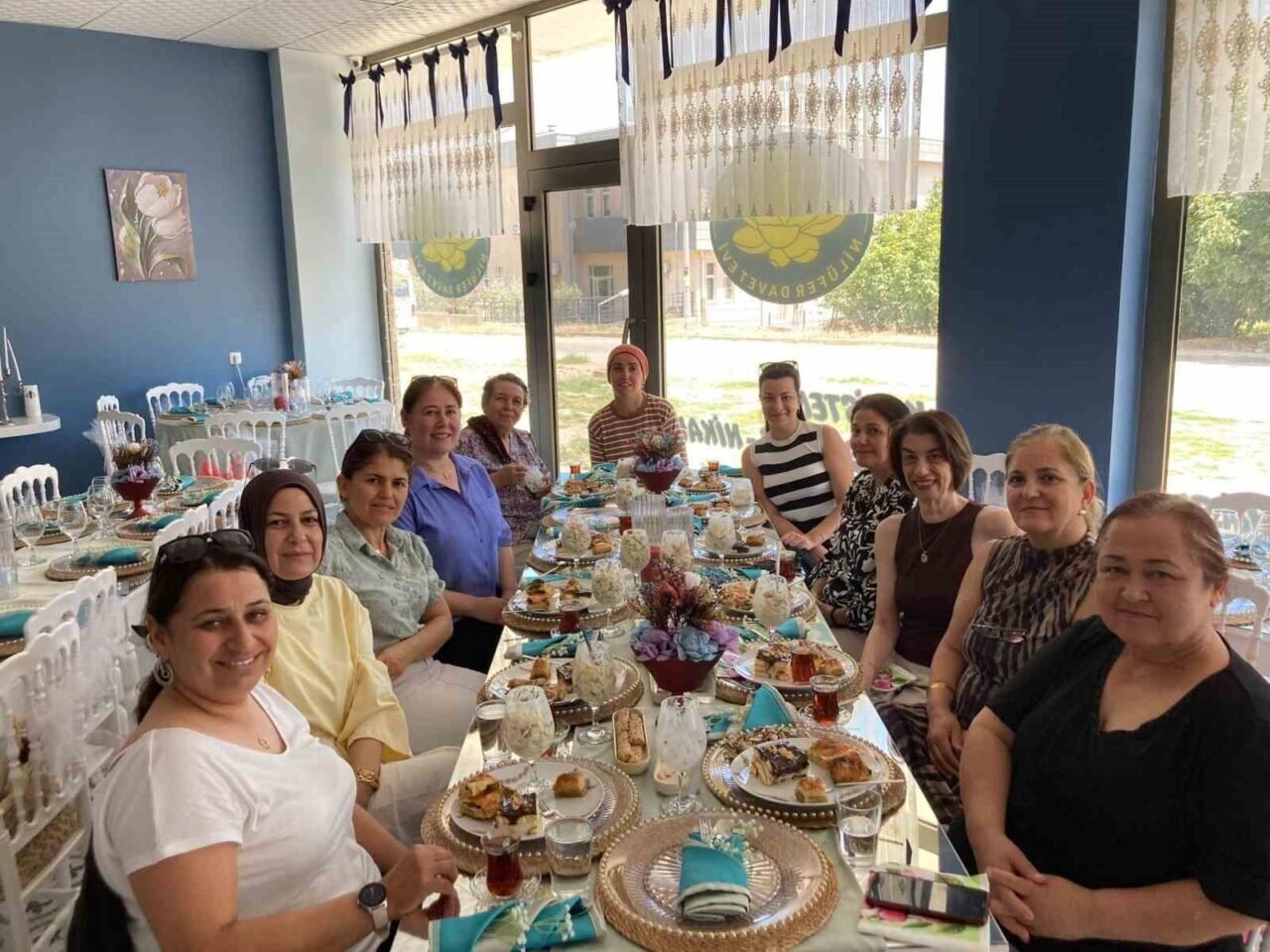 Anne kız el ele verdi, Köşk’teki tüm kadınların sorunlarına çözüm üretti