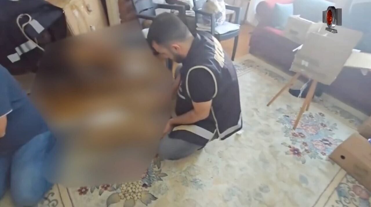 Antalya Havalimanı’nda zimmet ve kaçakçılık suçundan gözaltına alınan 10 memurdan 5’i tutuklandı