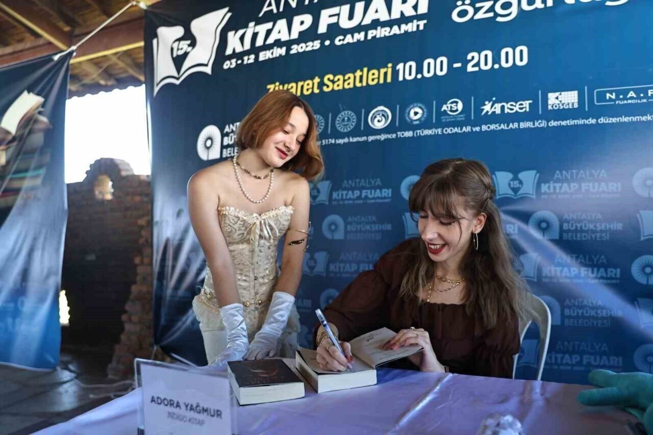 Antalya Kitap Fuarı’nı 1 milyon 103 bin kişi ziyaret etti