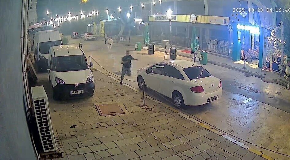 Antalya’da 2 kişinin ölümüyle sonuçlanan silahlı kavga şüphelileri adliyeye sevk edildi
