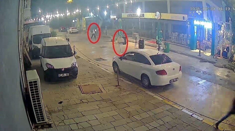 Antalya’da 2 kişinin ölümüyle sonuçlanan silahlı kavga şüphelileri adliyeye sevk edildi