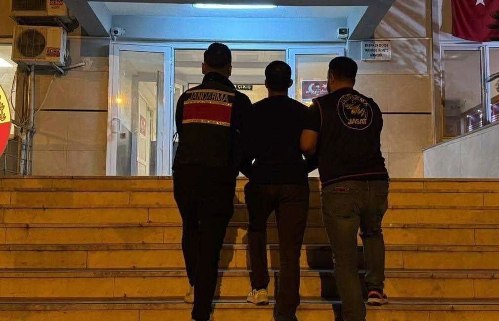 Antalya’da 202 aranan kişi yakalandı Antalya’da Jandarma Suç Araştırma Timleri (JASAT), son 72 saatte haklarında