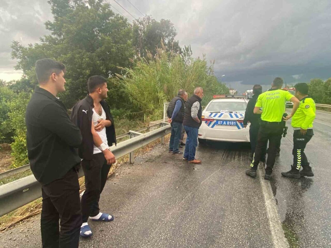 Antalya’da 4 araçlı zincirleme kaza: 2 Alman turist yaralandı