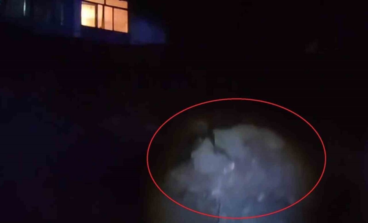 Antalya’da kazı sırasında toprak kayması yaşanan alan görüntülendi