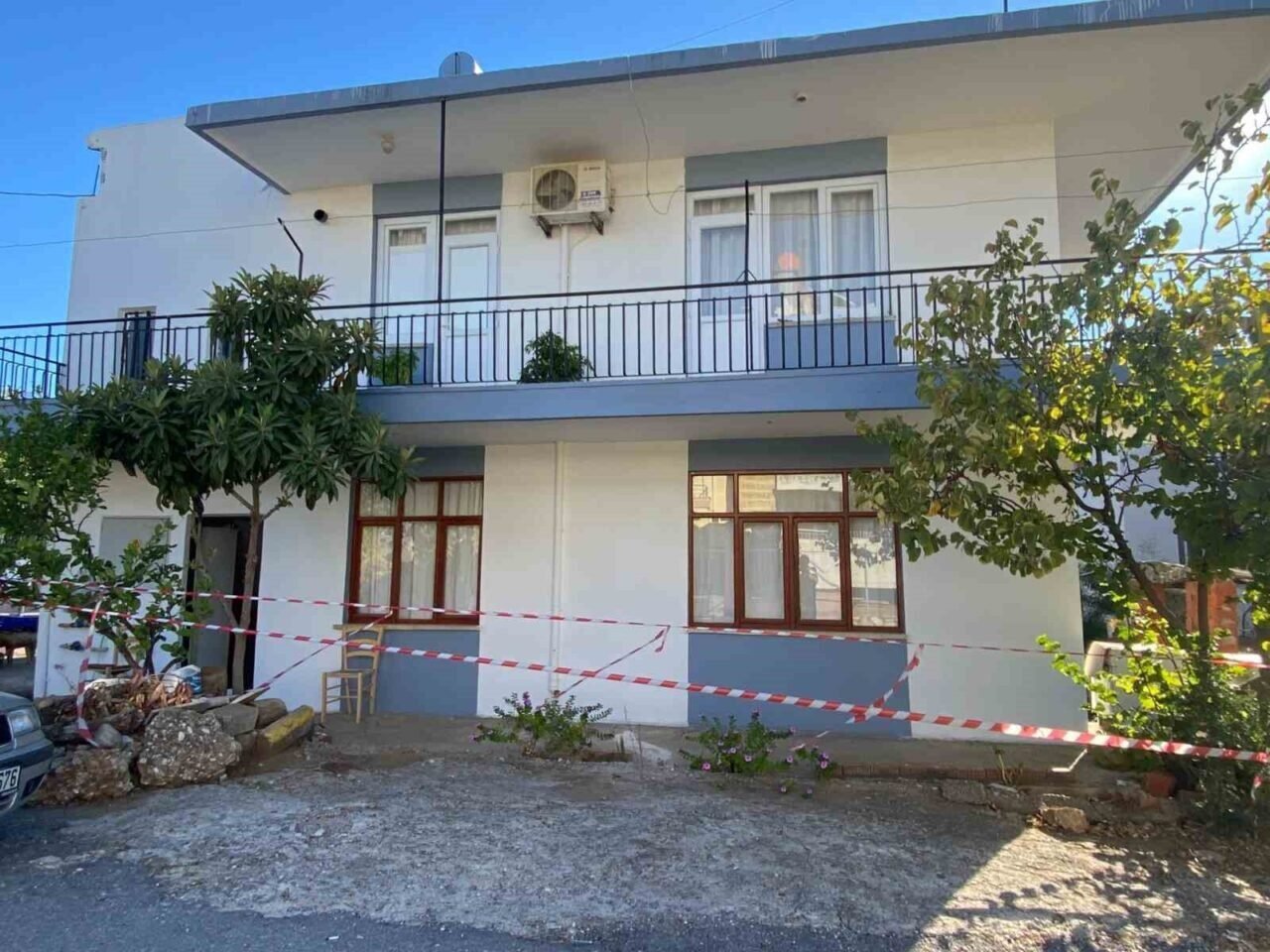 Antalya’da kazı sırasında toprak kayması yaşanan alan görüntülendi