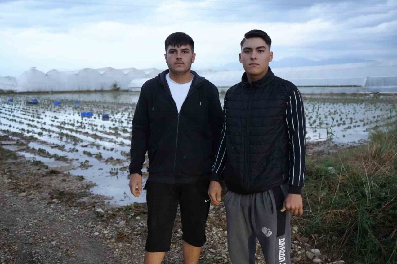 Antalya’da sağanak seraları da vurdu
