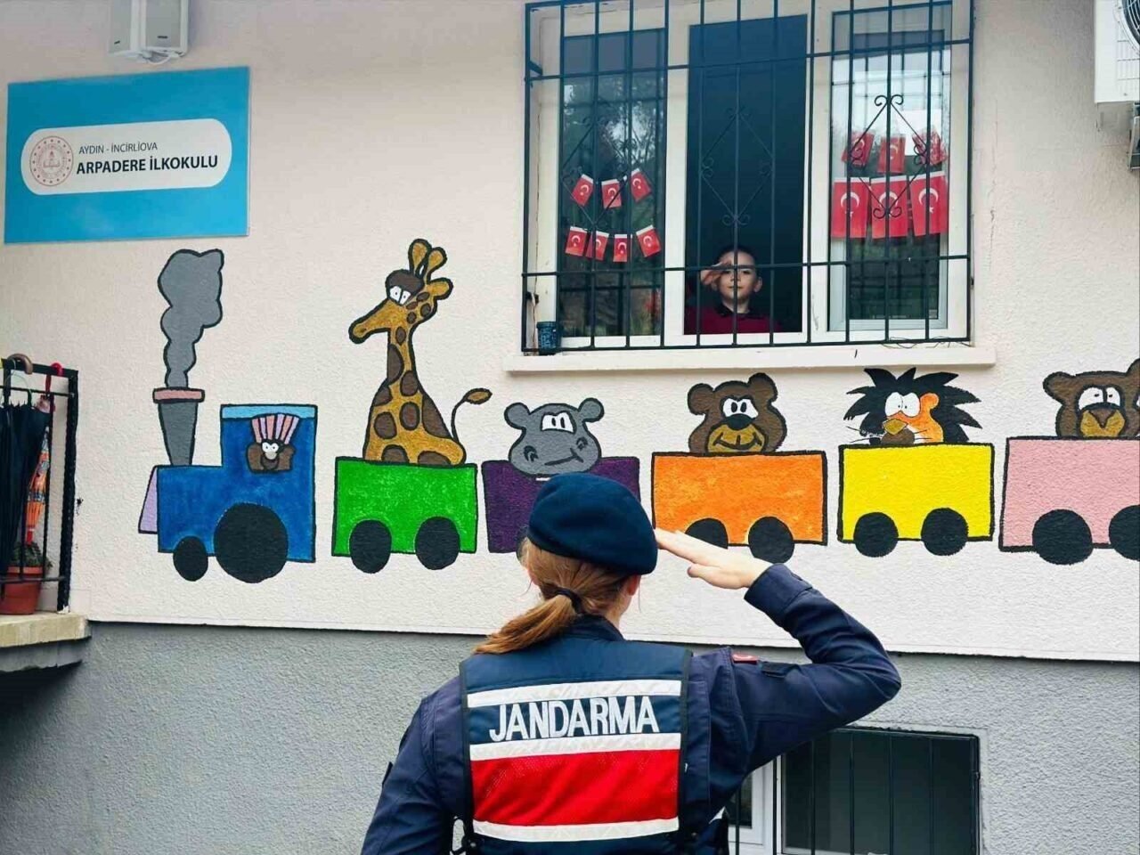 Arpadere İlkokulu’nda Cumhuriyet coşkusu yaşandı