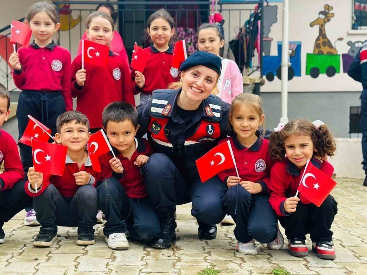 Arpadere İlkokulu’nda Cumhuriyet coşkusu yaşandı