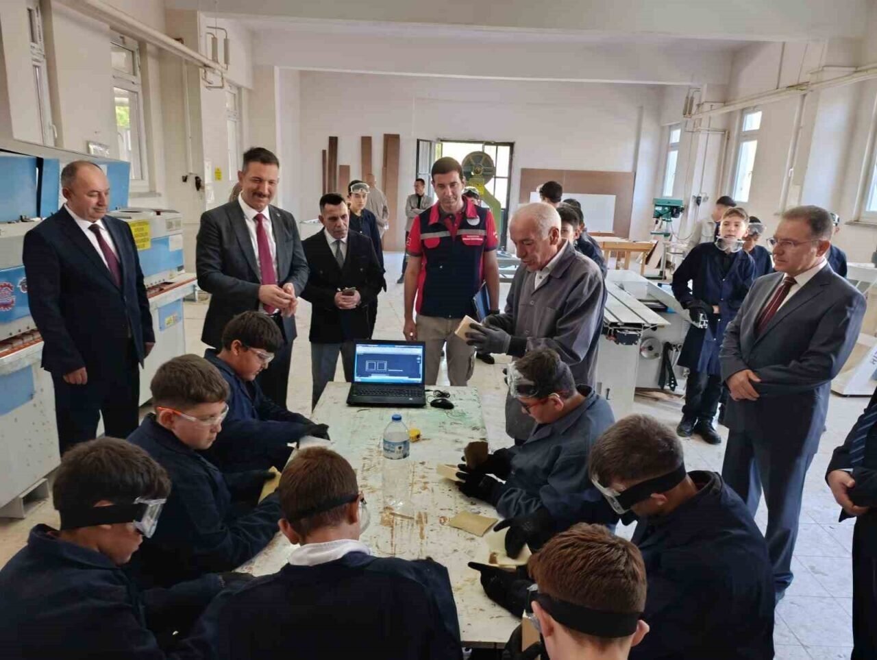 "Atölyede 1 Gün Projesi" Gördes’te başladı