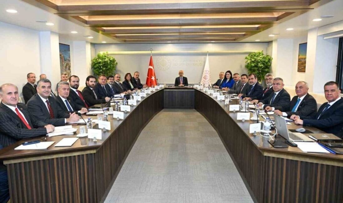 Aydın Büyükşehir Belediye Başkanı Özlem Çerçioğlu, Vali Yakup Canbolat, milletvekilleri