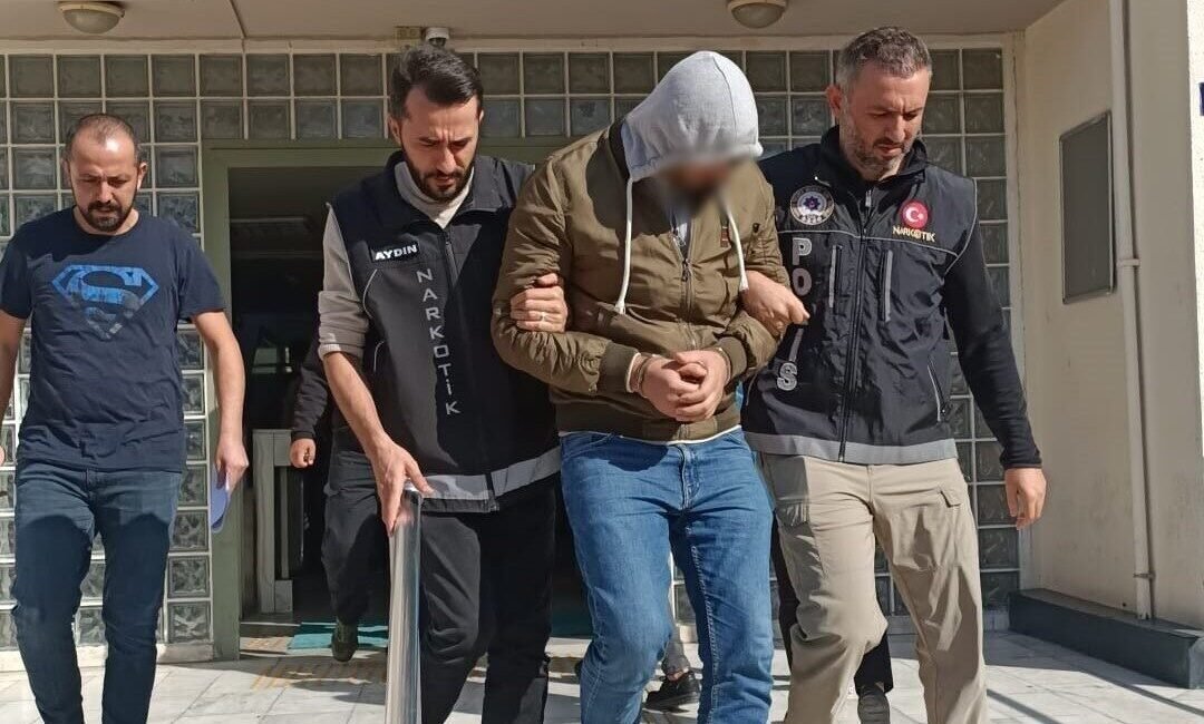 Aydın’da bin 800 gram uyuşturucu madde ele geçirildi Aydın’ın Efeler ilçesinde İl Emniyet Müdürlüğü Narkotik Suçlarla Mücadele Şube