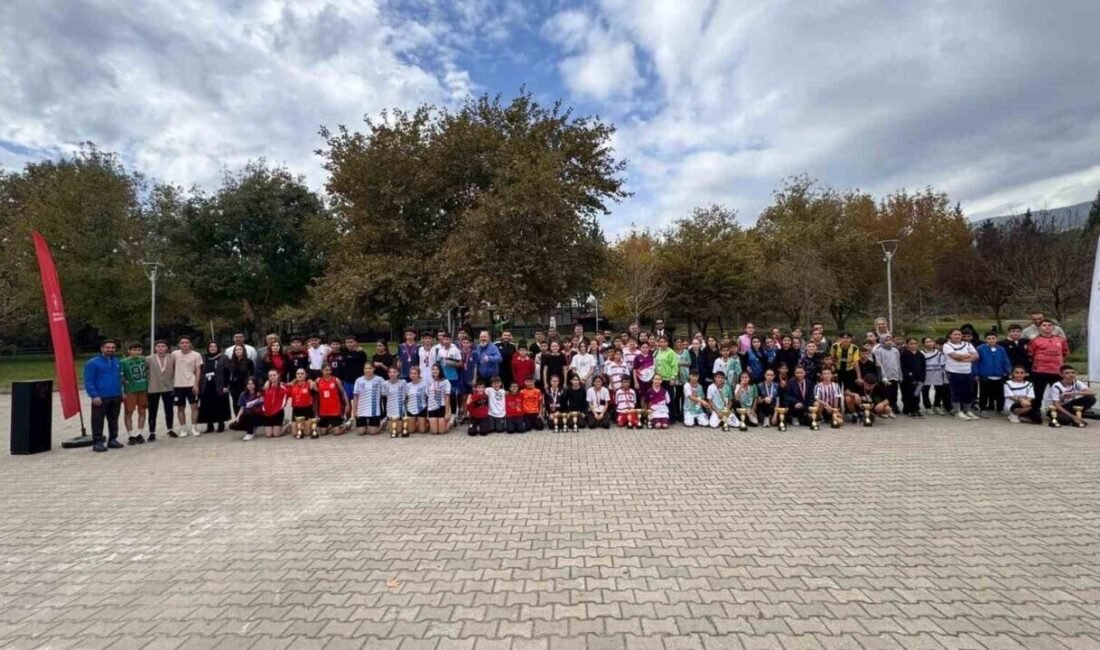 Aydın’da Cumhuriyet Bayramı spor şöleni Cumhuriyetin 102’nci yılı etkinlikleri kapsamında Aydın genelinde düzenlenen spor karşılaşmaları,