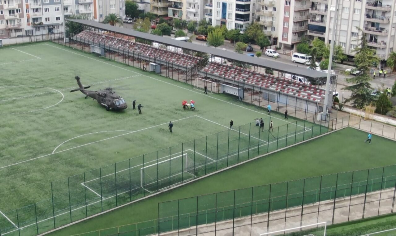 Aydın’da helikopterli kurtarma tatbikatı gerçeğini aratmadı: Tribün çökmesi senaryosunda zamanla yarıştılar Aydın’da helikopterli kurtarma tatbikatı gerçeğini aratmadı: Tribün çökmesi senaryosunda zamanla yarıştılar