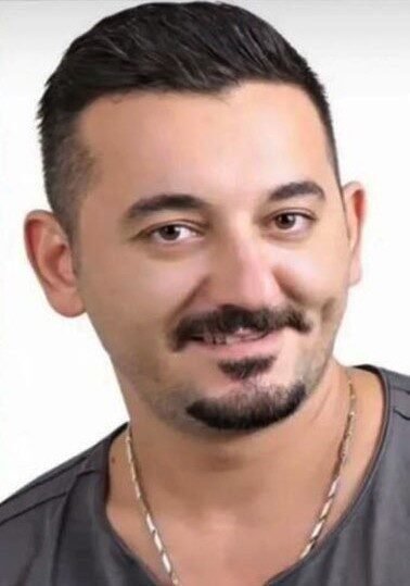 Aydınlatma direğine çarpan motosikletteki iki arkadaş hayatını kaybetti Denizli’de aydınlatma direğine çarpan motosiklet sürücüsü ve arkadaşı hayatını kaybetti.
