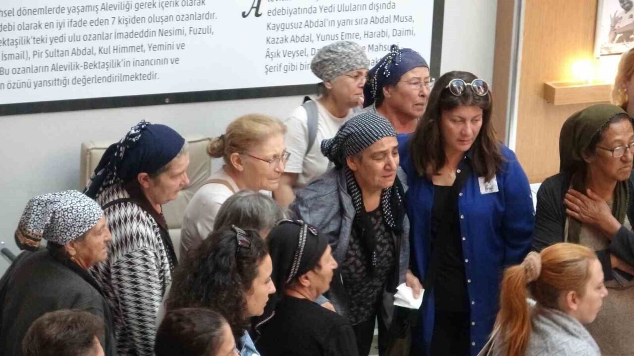 Babasının mezarını ziyaretten dönerken geçirdiği kazada hayatını kaybetti Babasının mezarını ziyaretten dönerken geçirdiği kazada hayatını kaybetti