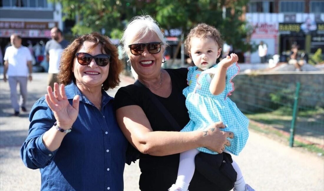 Başkan Gençay, Altınkum’da vatandaşlarla buluştu Didim Belediye Başkanı Hatice Gençay, her fırsatta halkla bir araya