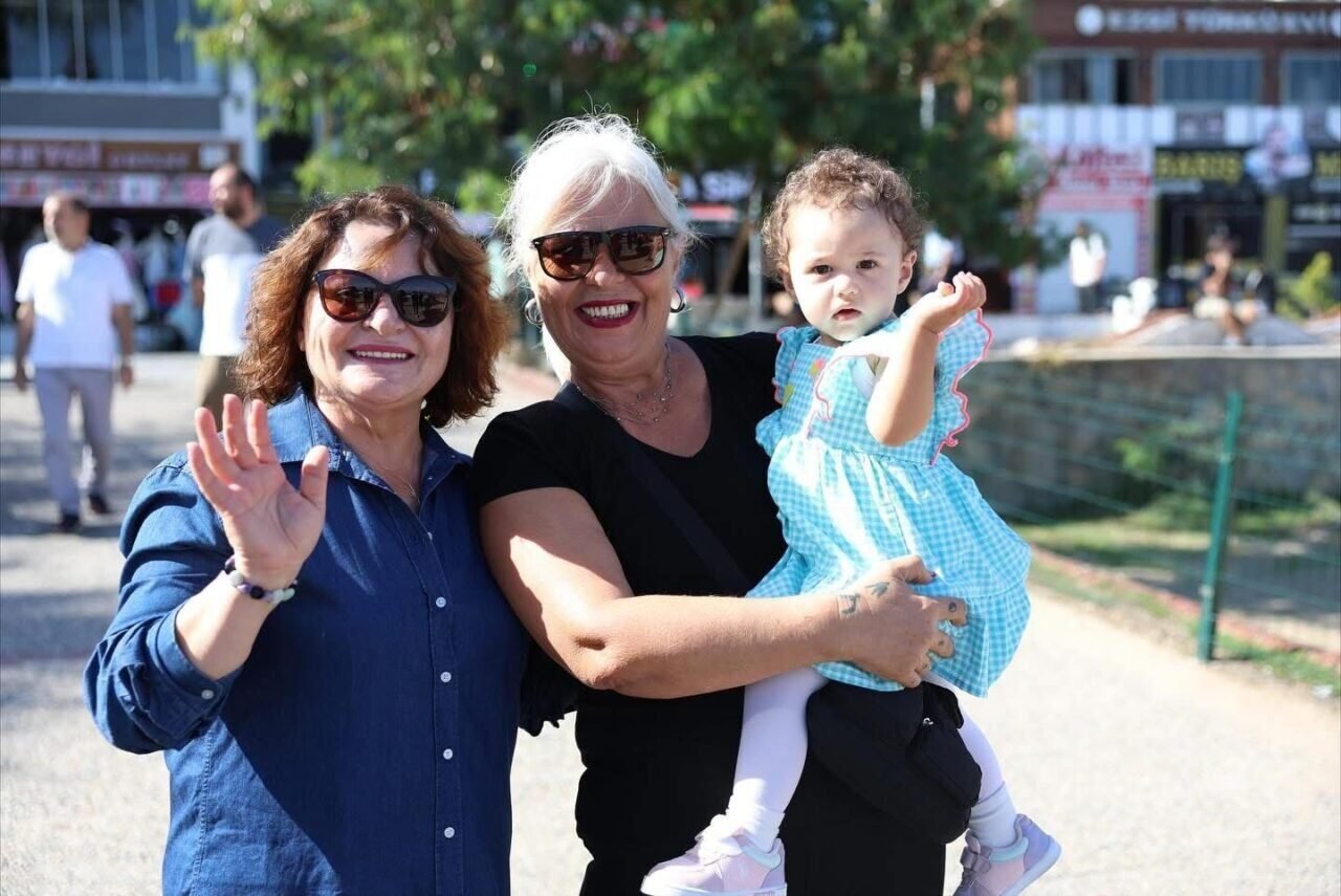 Başkan Gençay, Altınkum’da vatandaşlarla buluştu Başkan Gençay, Altınkum’da vatandaşlarla buluştu