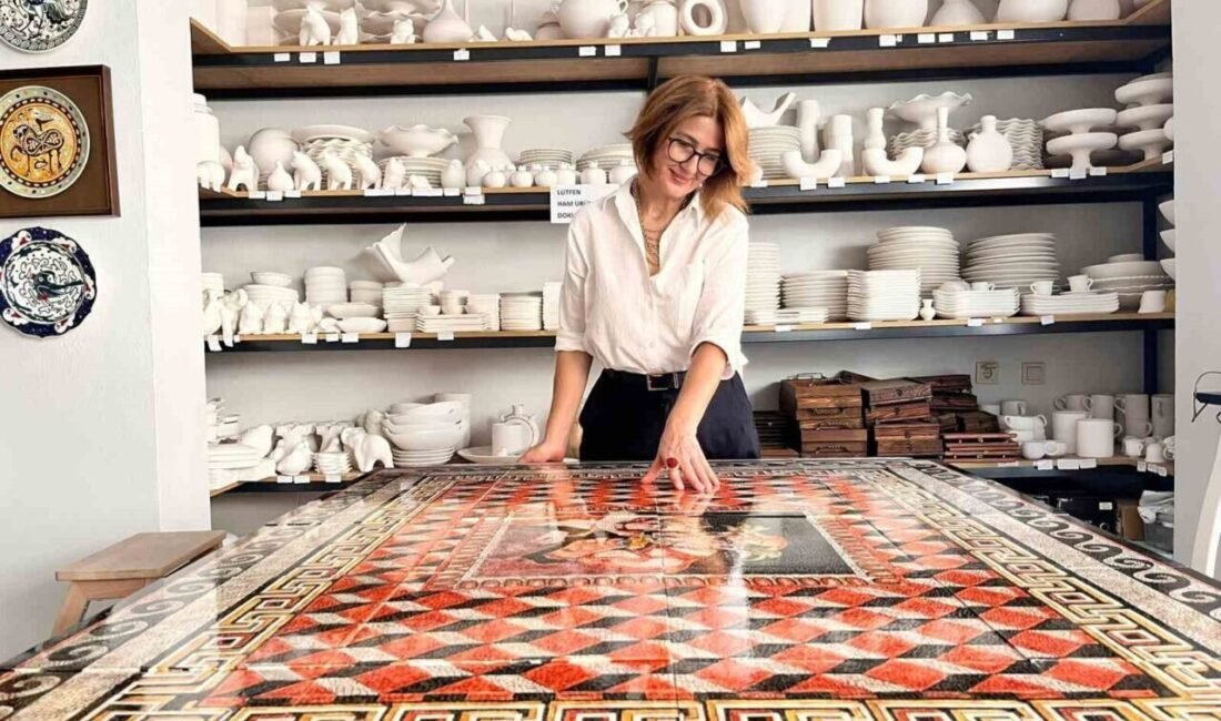 Bergama’da sanatın ’Döngü’sü Bergama’nın tarihi izlerinden esinlenerek sanatçı Ayşe Yavuzyılmaz tarafından yapılan ‘Döngü’