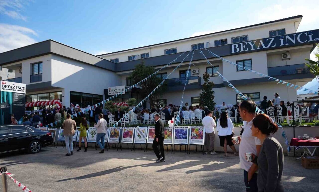 Beyaz İnci Ağız ve Diş Sağlığı Merkezi 4’üncü şubesini Denizlilerin hizmetine sundu