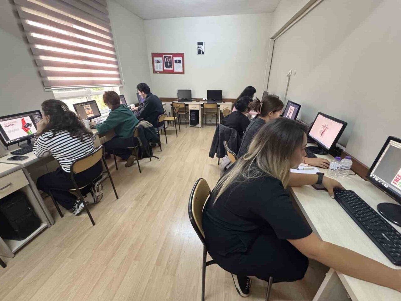 Bornovalı kursiyerlerden Filistin’e destek