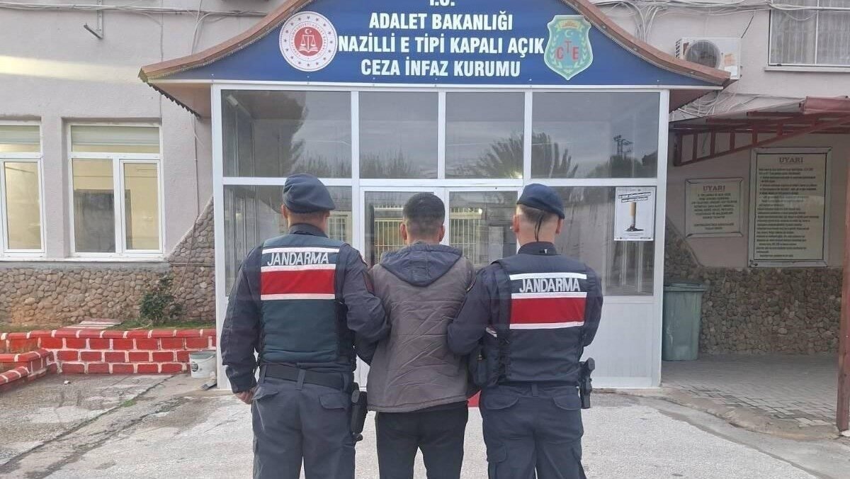 Bozdoğan’da hırsızlık suçundan aranan şahıs yakalandı Bozdoğan’da hırsızlık suçundan aranan şahıs yakalandı