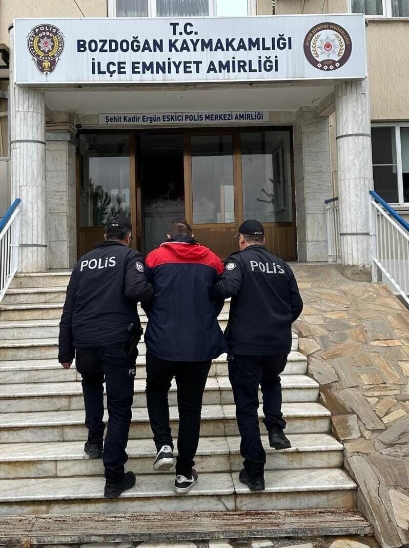 Bozdoğan’da uyuşturucu satıcısı yakalandı Bozdoğan’da uyuşturucu satıcısı yakalandı