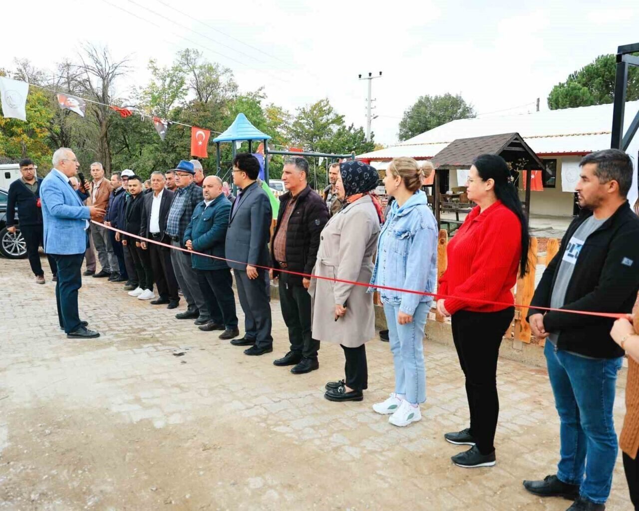 Çameli Belediyesi tarafından Kızılyaka Mahallesi’nde hayata geçirilen Kızılyaka Mahallesi Sosyal Yaşam Merkezi açılışı gerçekleştirildi
