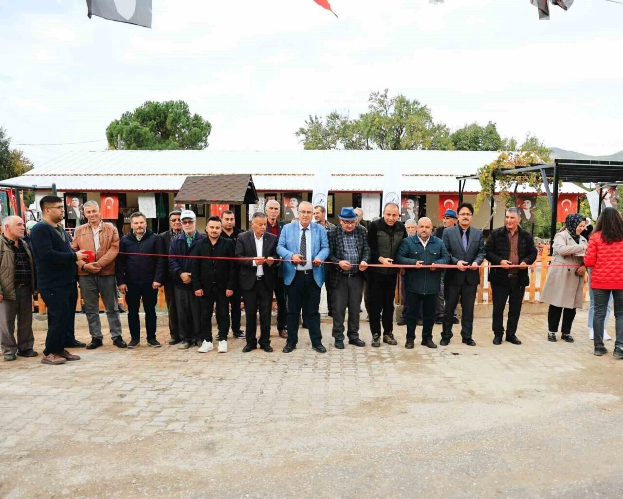 Çameli Belediyesi tarafından Kızılyaka Mahallesi’nde hayata geçirilen Kızılyaka Mahallesi Sosyal Yaşam Merkezi açılışı gerçekleştirildi