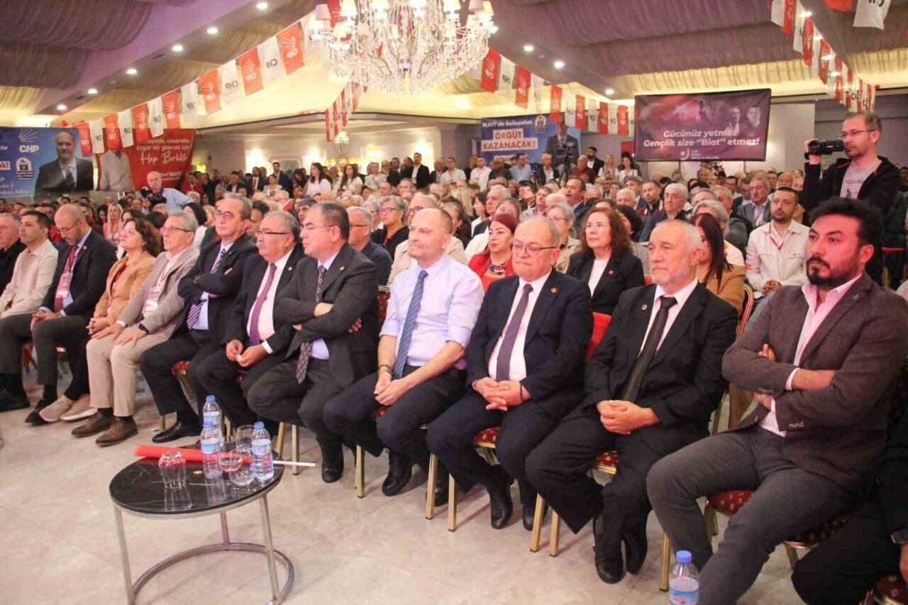 CHP Aydın İl Kongresi’nde gergin anlar