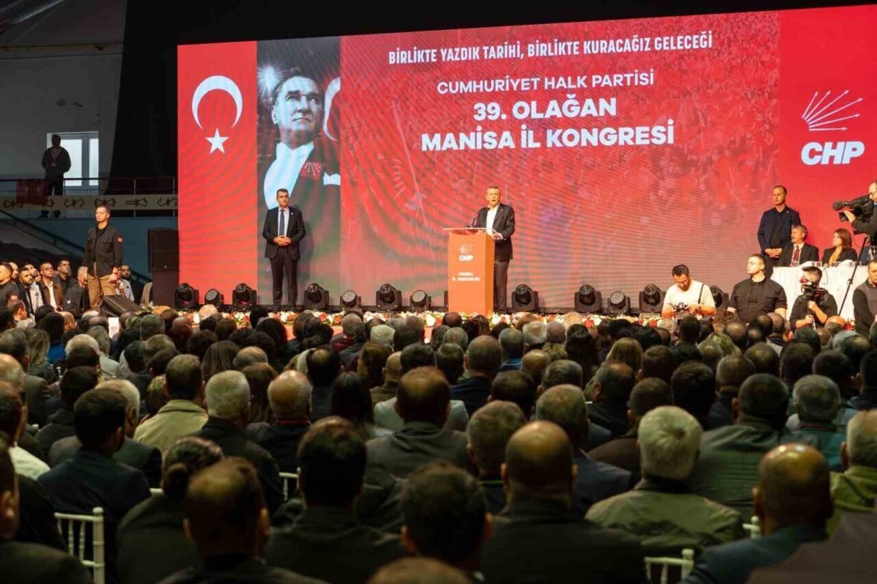 CHP Genel Başkanı Özel memleketi Manisa’da konuştu