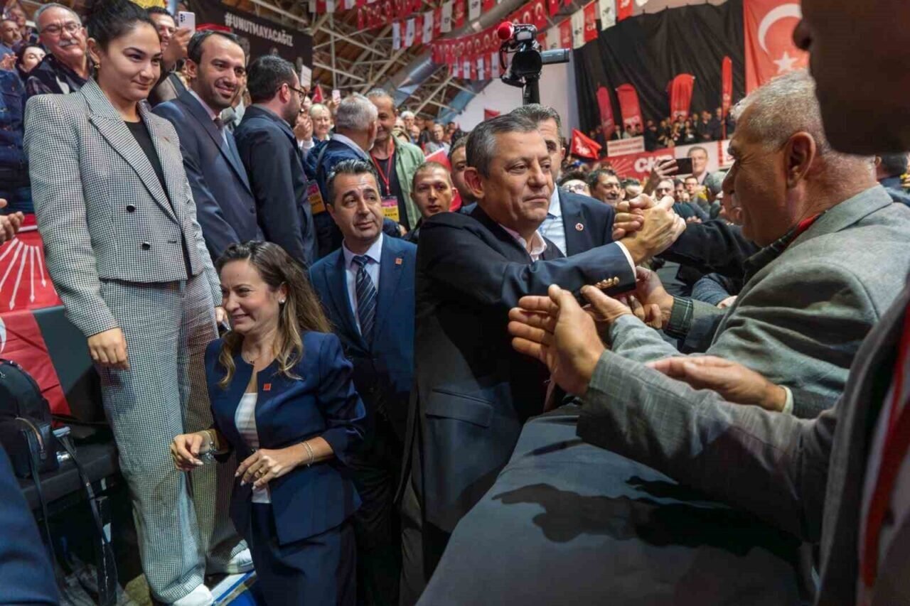 CHP Genel Başkanı Özel memleketi Manisa’da konuştu