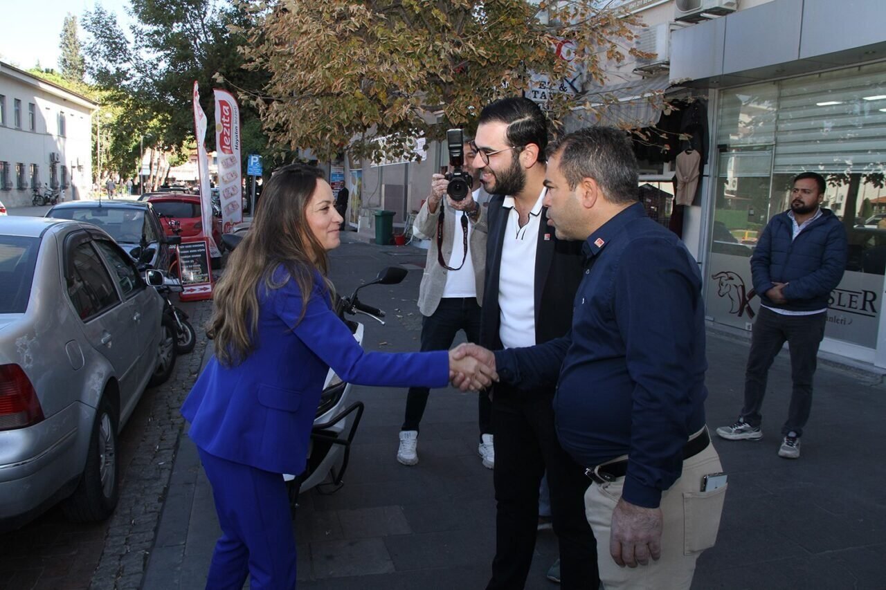 CHP İl Başkanı Özalper, Kula’da partisinin ilçe yönetimiyle buluştu