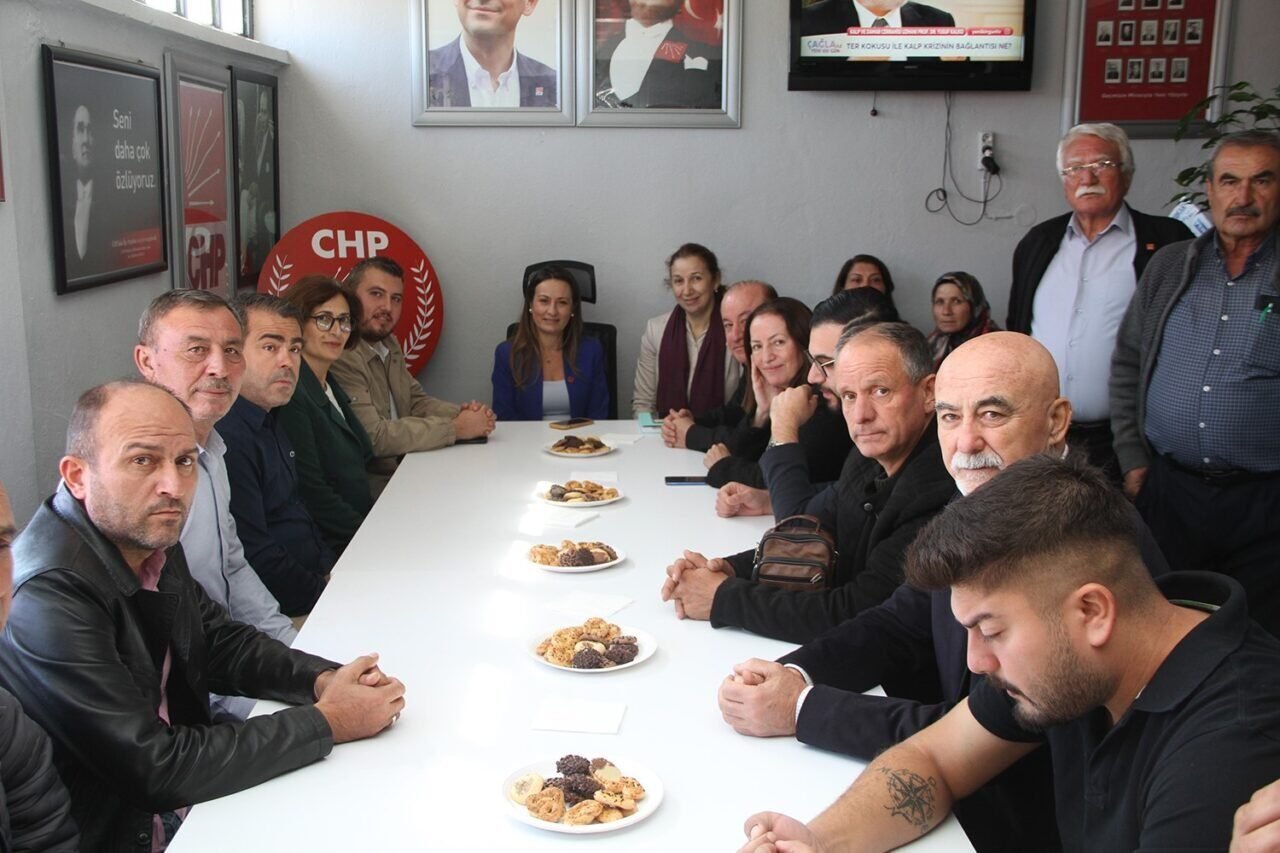 CHP İl Başkanı Özalper, Kula’da partisinin ilçe yönetimiyle buluştu