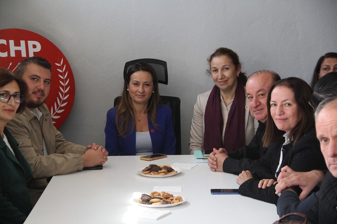 CHP İl Başkanı Özalper, Kula’da partisinin ilçe yönetimiyle buluştu