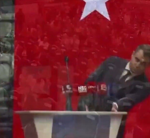 CHP İzmir İl Kongresi’nde tek aday gösterilen Çağatay Güç, konuşmasının
