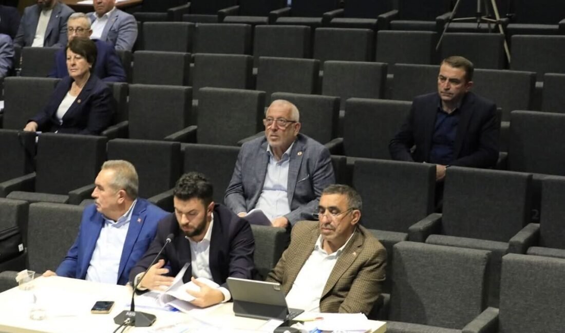CHP’li Başkan Tanju Çelik’in, belediyenin maaş paralarını SGK’nın istediği yönündeki sözlerine yalanlama AK Parti Bergama İlçe Başkanı Hasan Şahin, Bergama Belediye Başkanı