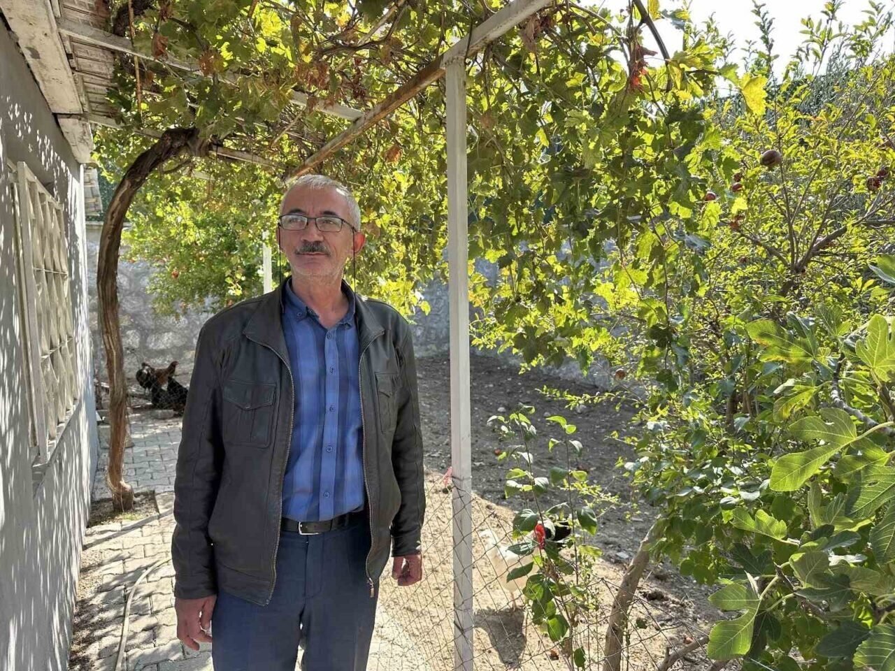 CİMER’e yapılan ’İnek ve tavuklar serbest dolaşıyor, salgın hastalık riski var’ şikayeti bölge sakinlerini şaşkına uğrattı