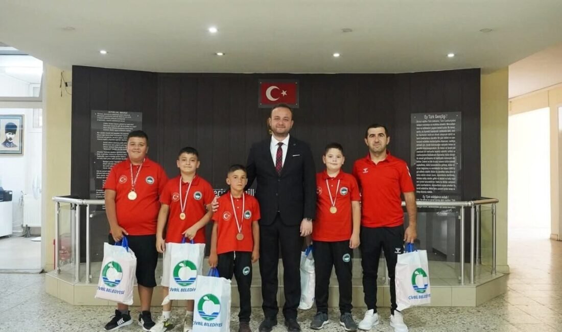 Çivril Belediyesi bir ilke imza atıyor Çivril Belediyesi, çocukların ve gençlerin çeşitli spor dallarında eğitim alacağı,
