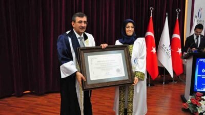 MANİSA (İHA) – Cumhurbaşkanı Yardımcısı Cevdet Yılmaz, eğitimin her dönemde