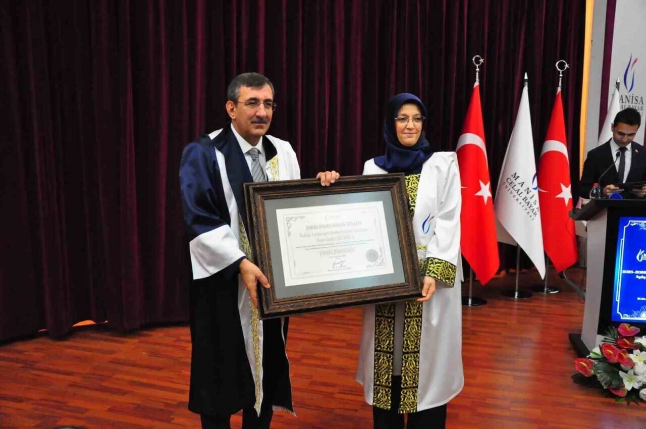 Cumhurbaşkanı Yardımcısı Cevdet Yılmaz’a MCBÜ’de ‘Fahri Profesörlük’ unvanı Cumhurbaşkanı Yardımcısı Cevdet Yılmaz’a MCBÜ’de ‘Fahri Profesörlük’ unvanı