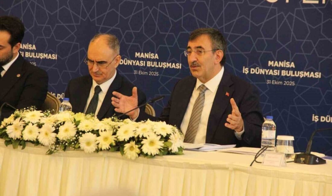 Cumhurbaşkanı Yardımcısı Yılmaz: “Türkiye olarak yeni bir eşikteyiz” Manisa’da iş dünyasıyla buluşan Cumhurbaşkanı Yardımcısı Cevdet Yılmaz, Türkiye’nin yeni