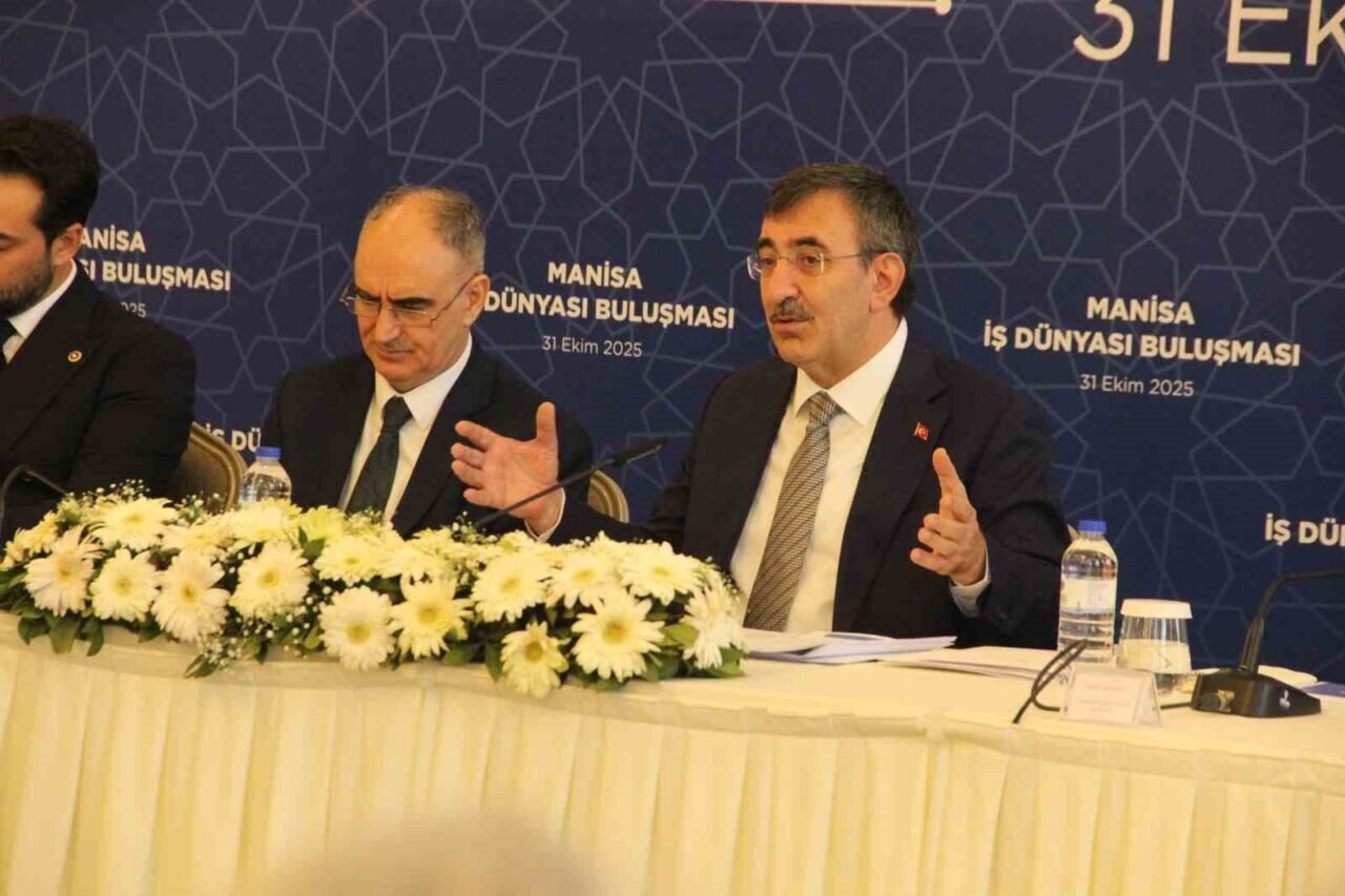 Cumhurbaşkanı Yardımcısı Yılmaz: "Türkiye olarak yeni bir eşikteyiz" Cumhurbaşkanı Yardımcısı Yılmaz: "Türkiye olarak yeni bir eşikteyiz"