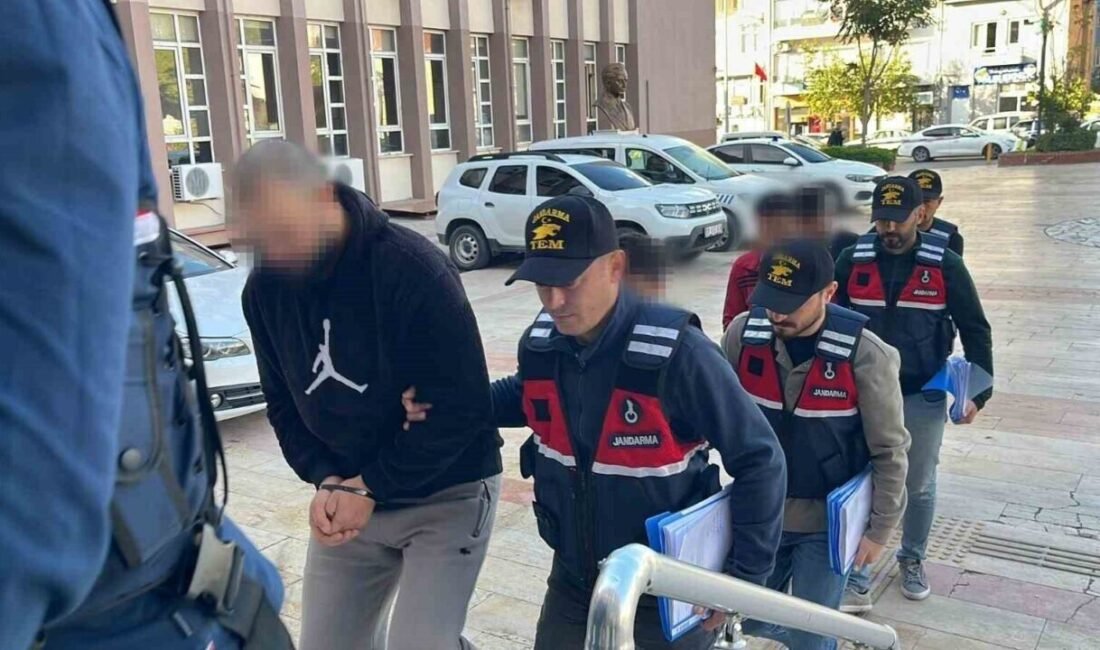 DEAŞ operasyonu şüphelileri adli kontrol şartı ile serbest bırakıldı Aydın’ın Nazilli ve Köşk ilçelerinde terör örgütü DEAŞ’a yönelik düzenlenen
