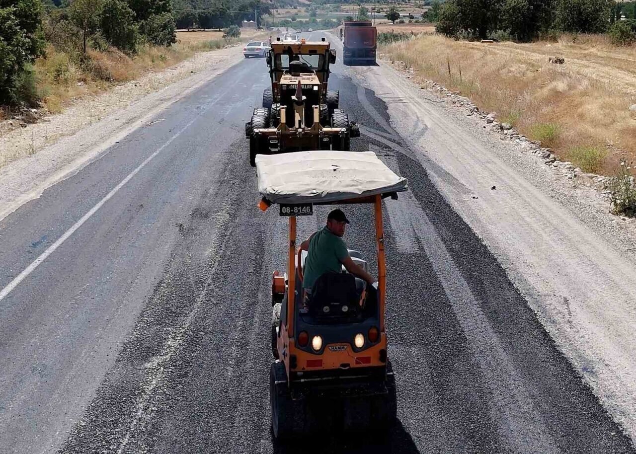 Demirci-Selendi yolu için ihale süreci başlıyor Demirci-Selendi yolu için ihale süreci başlıyor